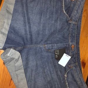 NEW ASOS Curve Cuffed Jean Shorts 18